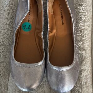 Lucky Brand Metallic Silver Flats-